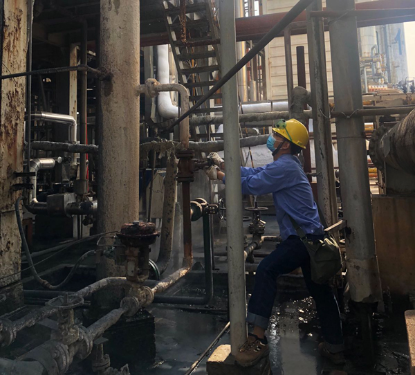 1588293483948608.jpeg 凈化現(xiàn)場(chǎng)開(kāi)冷凝液.jpg