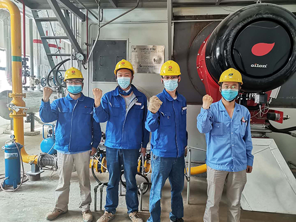 1590472304241725.jpeg 參與開工鍋爐點火的部分員工.jpg