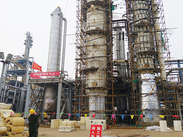 1606728178338695.jpeg C1至C3塔新的保冷材料更換工作穩(wěn)步進行.jpg