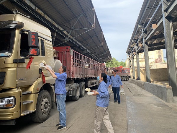 1654160400510623.jpeg 送飯.jpg