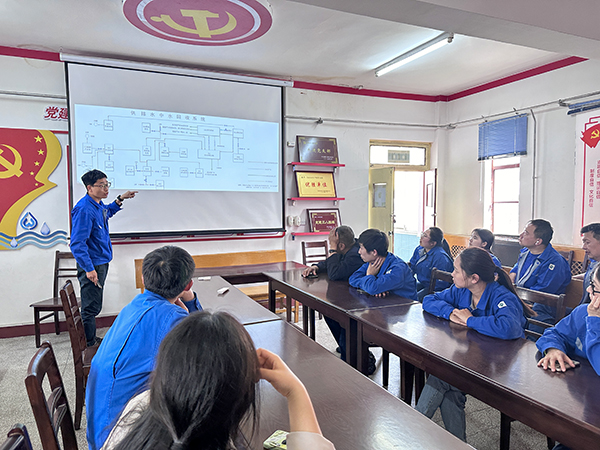 1712729699225357.jpeg 4月9日物料車間化工四班班后會集體培訓(xùn)中水回收系統(tǒng).jpg