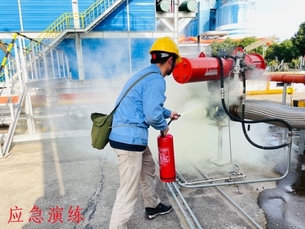 9.11消防演練，撲救初期火災.jpg