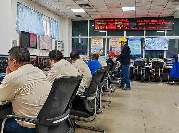 111744357086395816.jpg 3號鍋爐順利退出蒸汽管網(wǎng).jpg