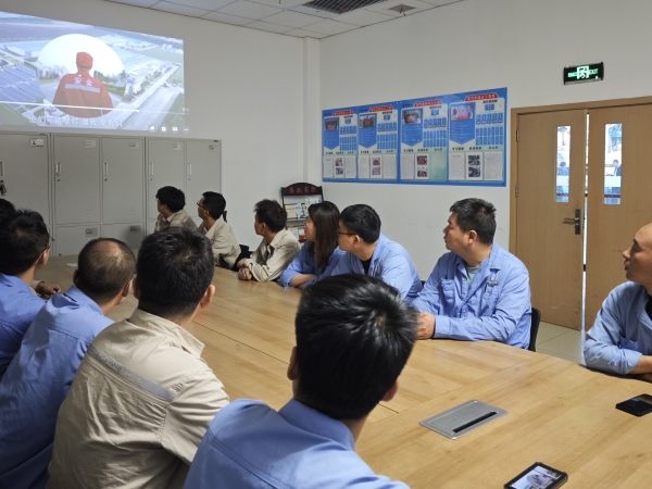 圖3：2025年6月，班組利用班前會學(xué)習(xí)安全教育警示視頻.jpg
