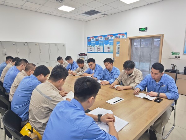 2025年7月24日，班前會(huì)開展安全培訓(xùn).jpg