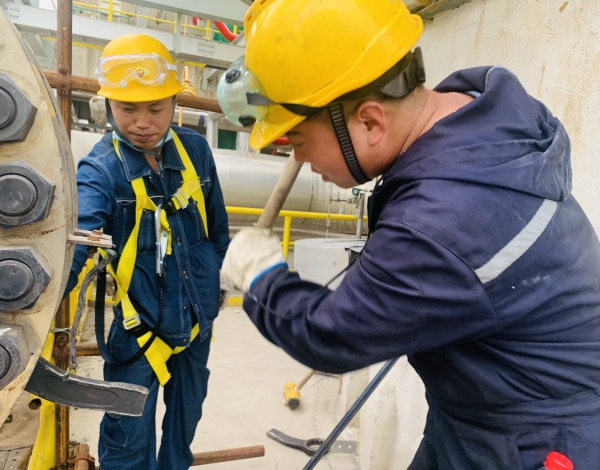 合成塔檢修配圖 (2).jpg